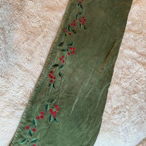 VINTAGE tablecloth runner 100%rayon